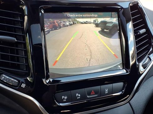 Used 2021 Jeep Cherokee Limited AWD/4WD image 26