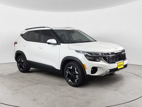 Used 2025 Kia Seltos S FWD image 3