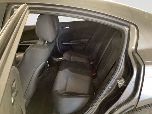 Used 2019 Dodge Charger SXT RWD image 15