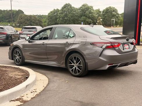 Used 2024 Toyota Camry SE FWD image 9