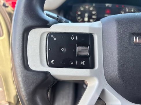 Used 2022 Land Rover Defender 110 X-Dynamic SE AWD/4WD image 13