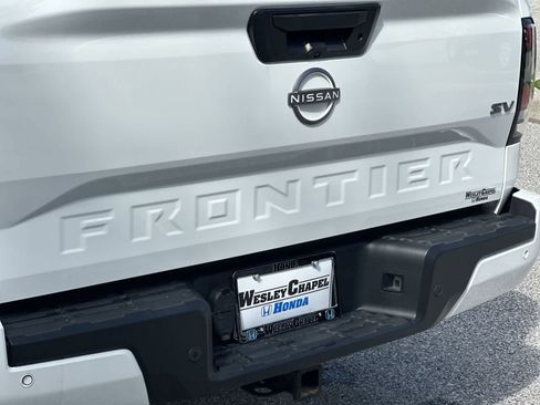 Used 2024 Nissan Frontier SV w/ SV Convenience Package RWD image 11