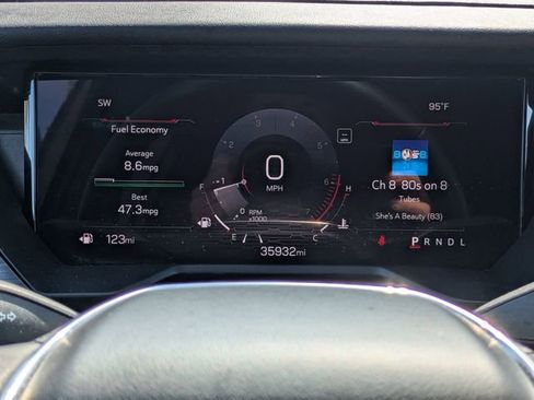 Used 2024 GMC Acadia Elevation FWD image 3