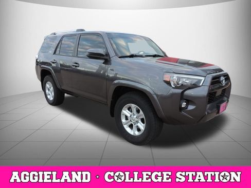 Used 2021 Toyota 4Runner SR5 image 3