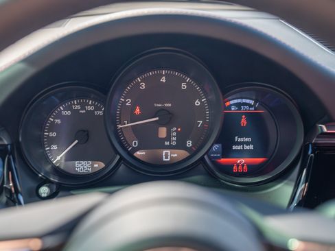 Certified 2026 Porsche Macan AWD/4WD image 15