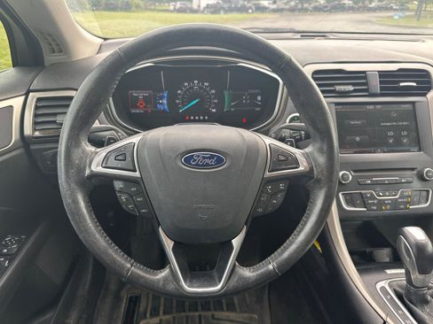 Used 2016 Ford Fusion SE w/ Equipment Group 202A FWD image 16