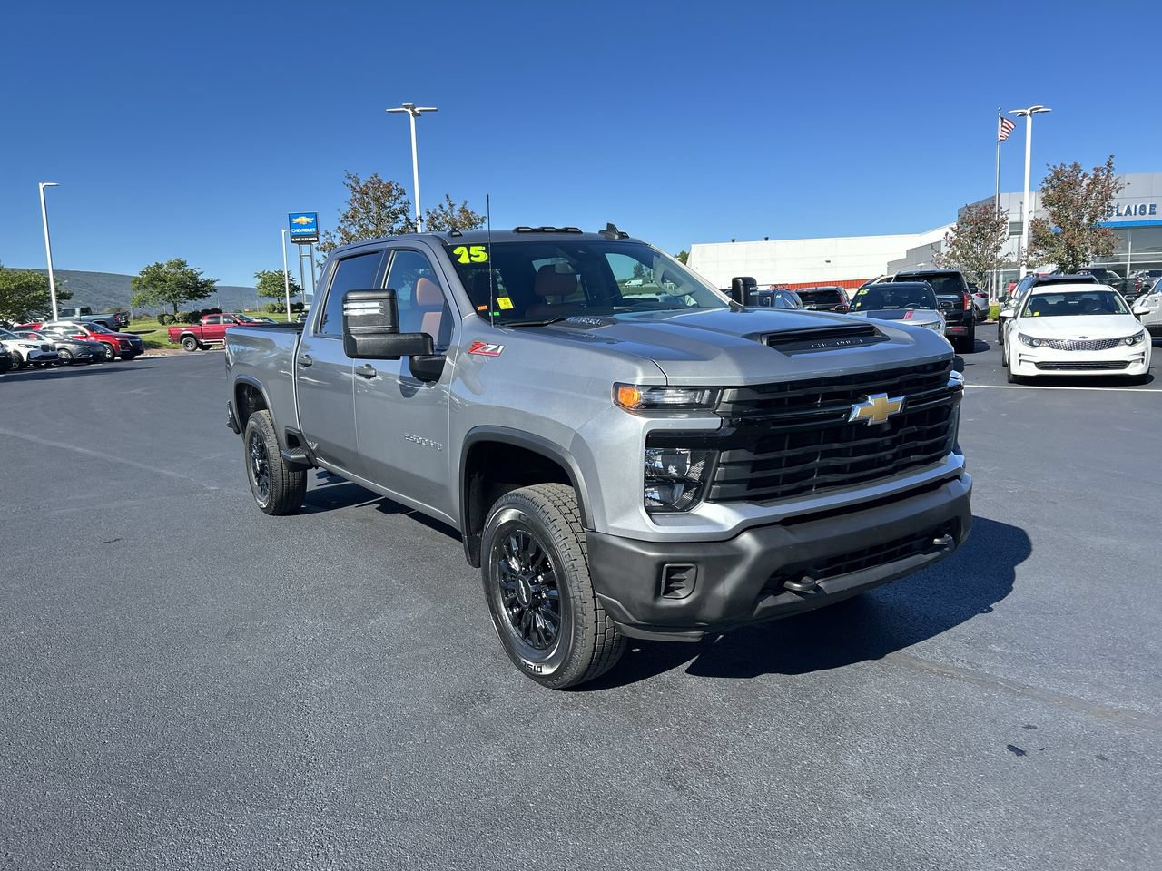 Used 2025 Chevrolet Silverado 2500 W/T AWD/4WD image 1