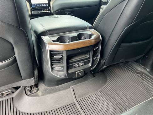 Used 2022 RAM 1500 Laramie AWD/4WD image 30