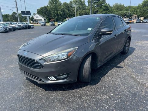 Used 2017 Ford Focus SE FWD image 6