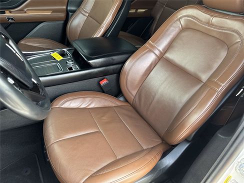 Used 2022 Lincoln Aviator Reserve RWD image 13