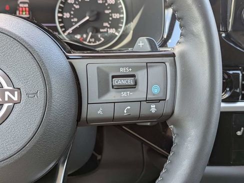 Used 2025 Nissan Pathfinder SL FWD image 29