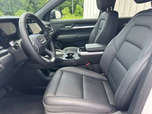 Used 2026 GMC Terrain Elevation w/ Elevation Premium Package FWD image 10
