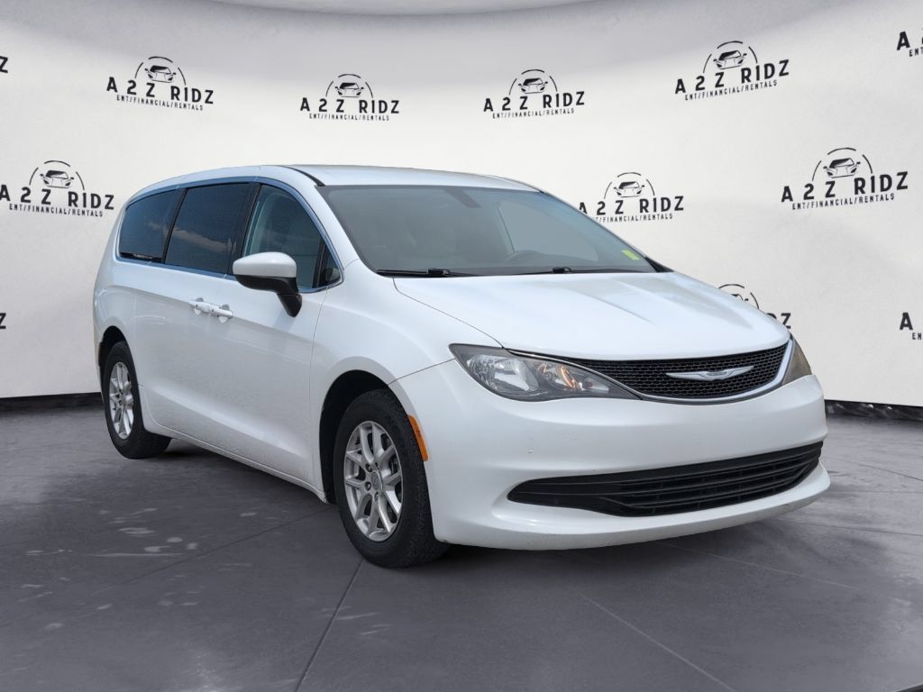 Used 2017 Chrysler Pacifica Touring FWD image 1