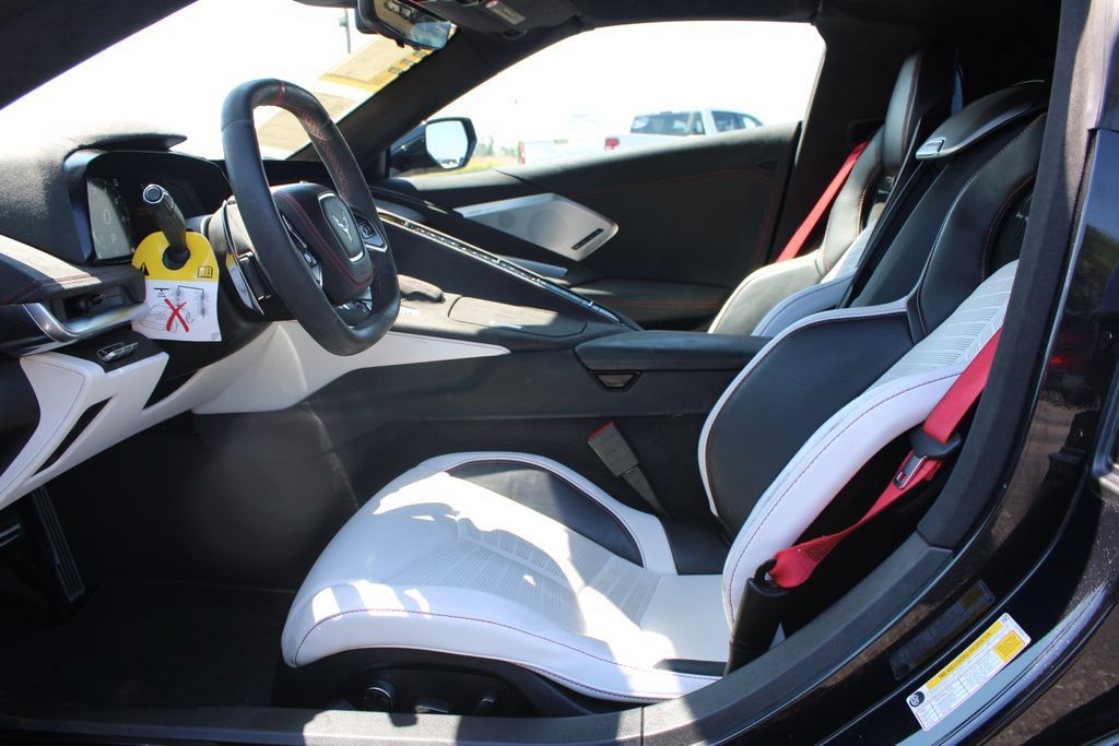 Used 2023 Chevrolet Corvette Stingray Premium Cpe w/ Z51 Performance Package RWD image 24