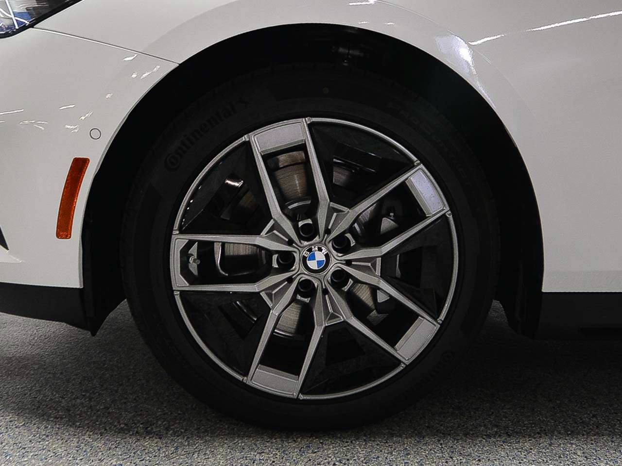 Used 2026 BMW 530i w/ Executive Package RWD image 5
