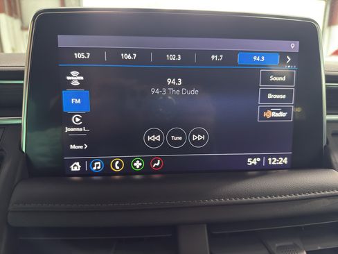 Used 2021 Chevrolet Suburban LT image 14