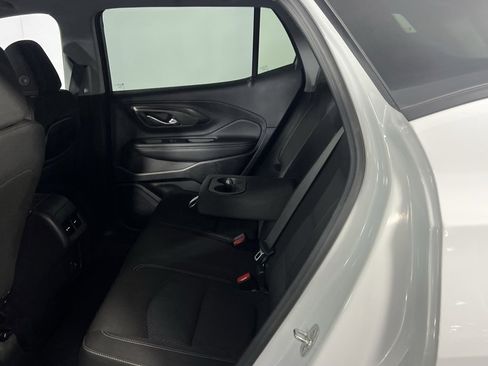 Used 2024 GMC Terrain SLE image 26