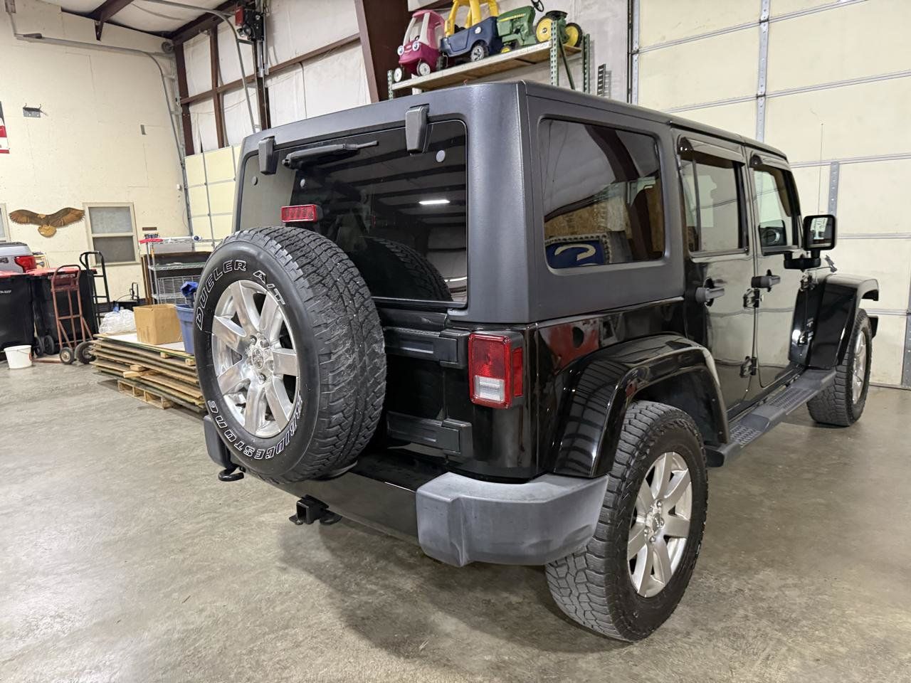 Used 2016 Jeep Wrangler Unlimited Sahara w/ Connectivity Group AWD/4WD image 5