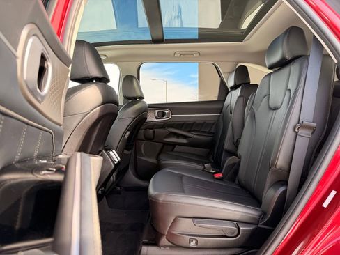 Used 2021 Kia Sorento SX image 31