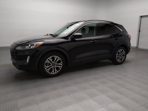 Used 2020 Ford Escape SEL image 2