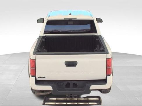 Used 2025 Toyota Tacoma TRD Off-Road image 4