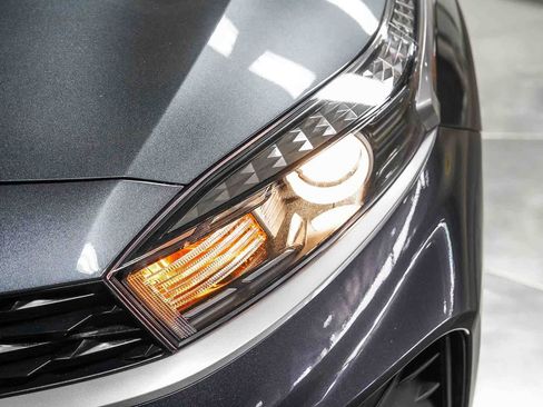 Used 2023 Kia Forte LXS w/ LXS Technology Package FWD image 7