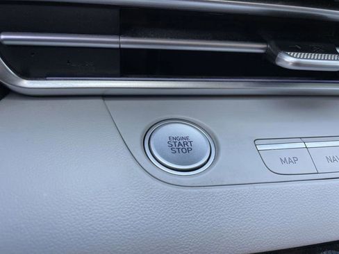 Certified 2024 Hyundai Elantra Limited image 37