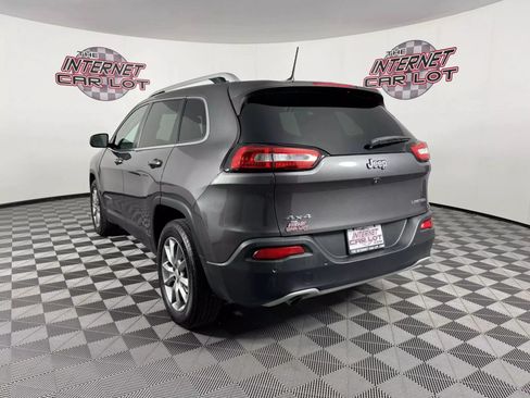 Used 2018 Jeep Cherokee Limited AWD/4WD image 5