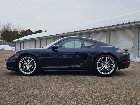 Used 2017 Porsche 718 Cayman image 2