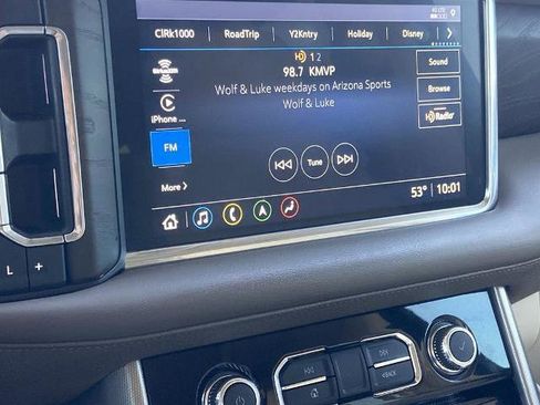 Used 2021 GMC Yukon Denali w/ Denali Premium Package image 9