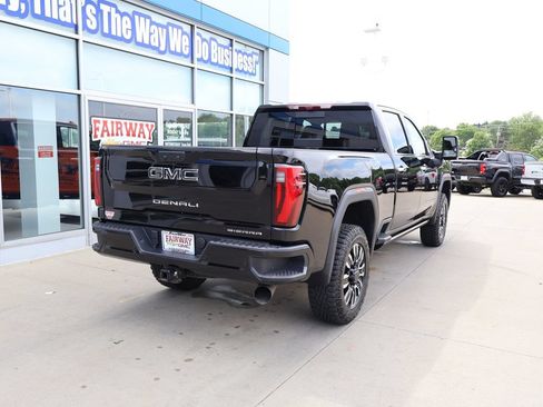 Used 2024 GMC Sierra 2500 Denali Ultimate AWD/4WD image 3