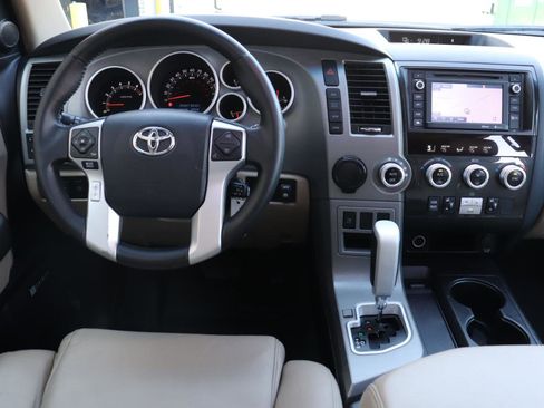 Used 2014 Toyota Sequoia Limited image 38