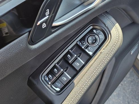 Used 2021 Porsche Macan Premium Pkg w/ Premium Package image 29