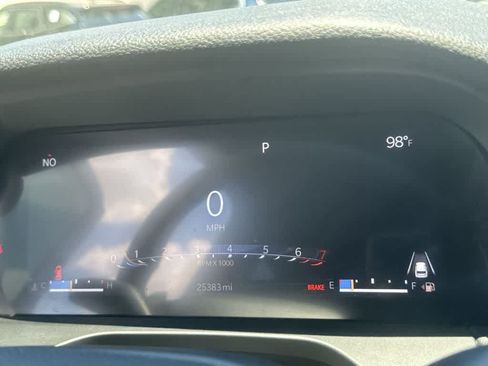 Used 2024 Jeep Grand Cherokee L Altitude RWD image 23
