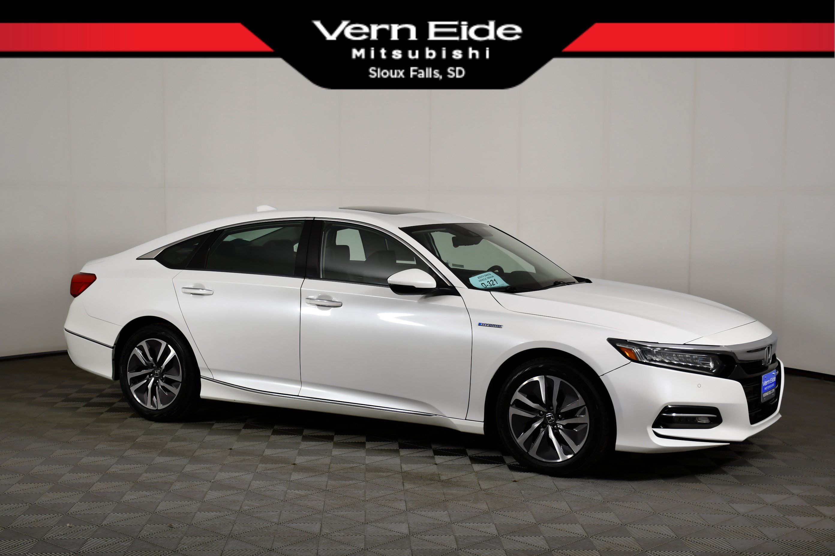 Used 2018 Honda Accord Touring image 1