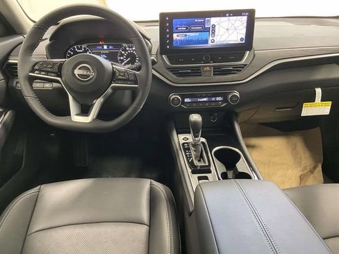 New 2025 Nissan Altima 2.5 SL image 9