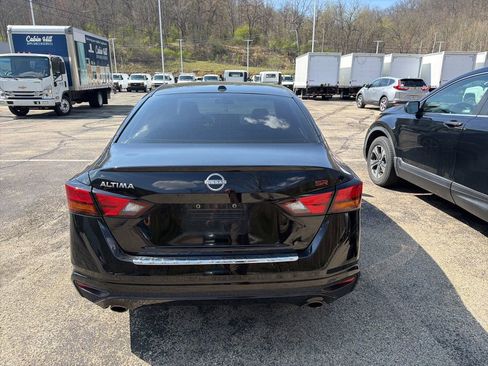 Used 2023 Nissan Altima 2.5 SR w/ SR Premium Package image 10