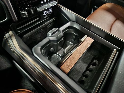 Used 2024 RAM 2500 Limited w/ Safety Group image 42