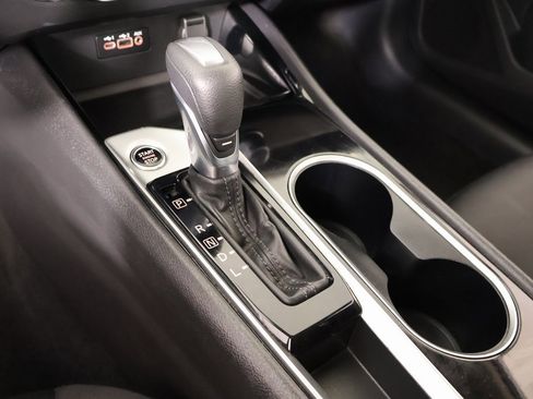 Used 2024 Nissan Altima 2.5 SV image 7