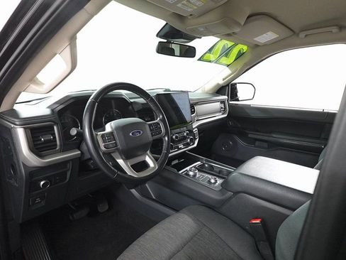 Used 2022 Ford Expedition XLT image 12