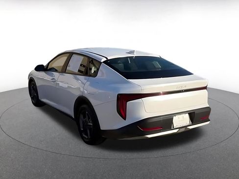 Used 2025 Kia K4 LXS image 14