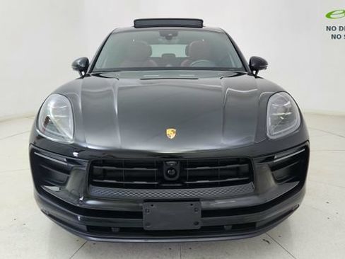 Used 2024 Porsche Macan AWD/4WD image 2