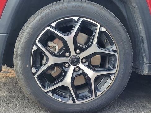 Certified 2025 Jeep Compass Limited AWD/4WD image 6
