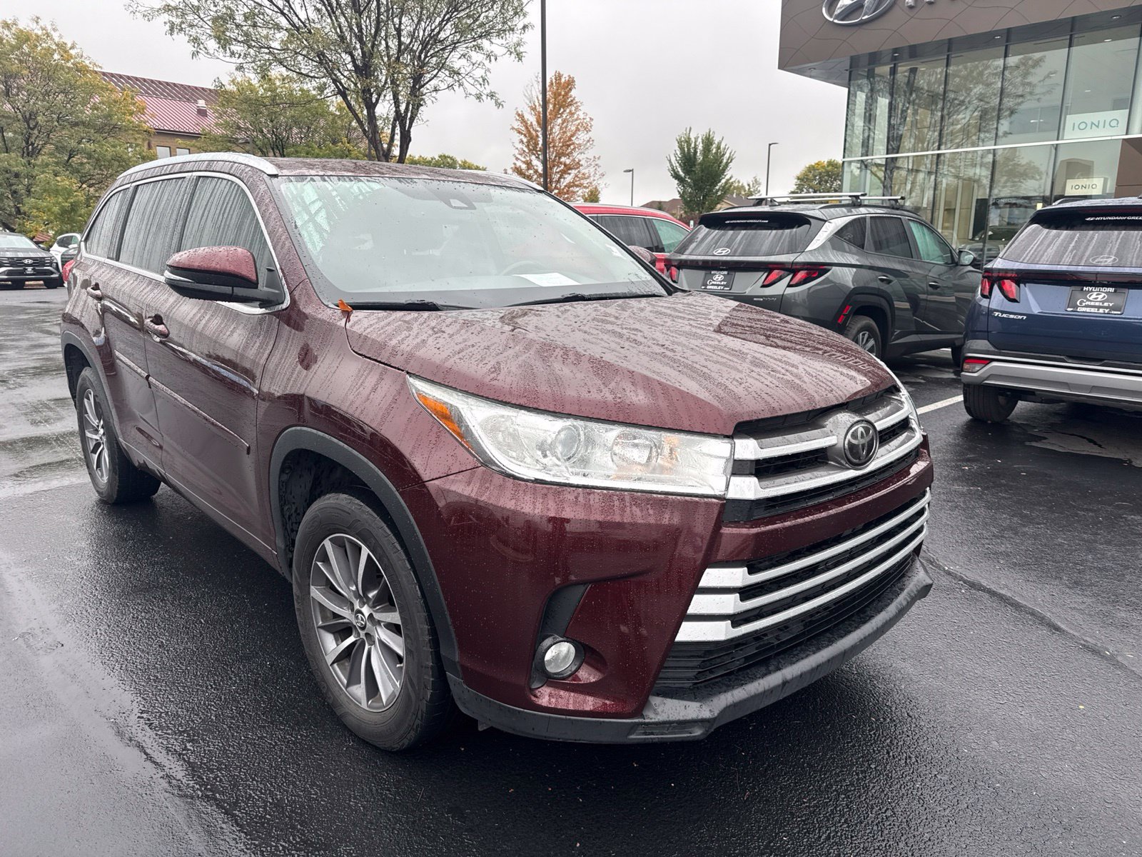 Used 2018 Toyota Highlander XLE FWD image 2