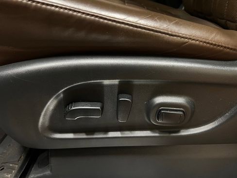 Used 2020 Nissan Titan Platinum Reserve image 32