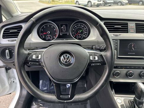 Used 2017 Volkswagen Golf 4-Door FWD image 22