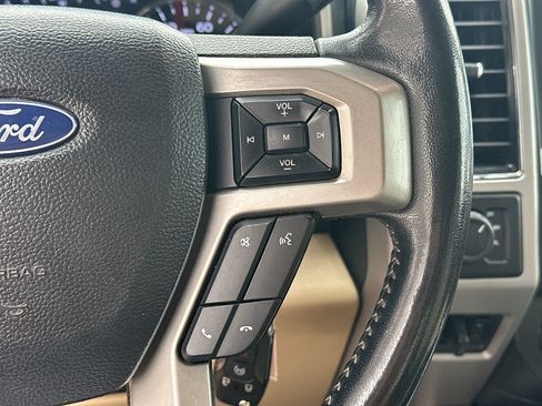 Used 2021 Ford F250 Lariat w/ Lariat Value Package AWD/4WD image 19