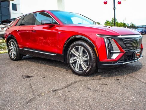 Used 2024 Cadillac Lyriq Tech w/ Driver Assist Package AWD/4WD image 3