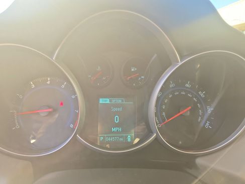 Used 2013 Chevrolet Cruze LS image 13