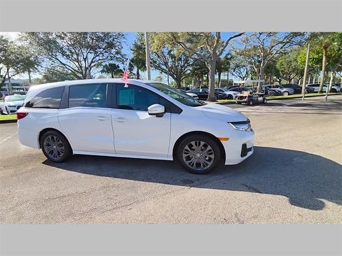 Used 2025 Honda Odyssey Touring image 36
